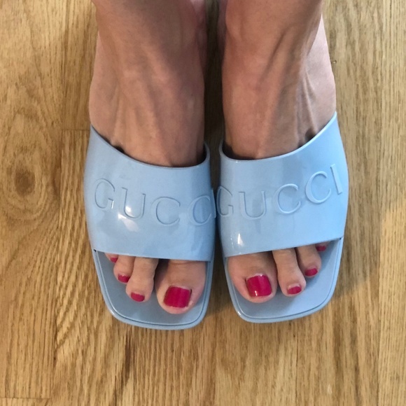 New Women’s Gucci Rubber Platform Sandals Sky Blue Size 9 - Picture 1 of 8